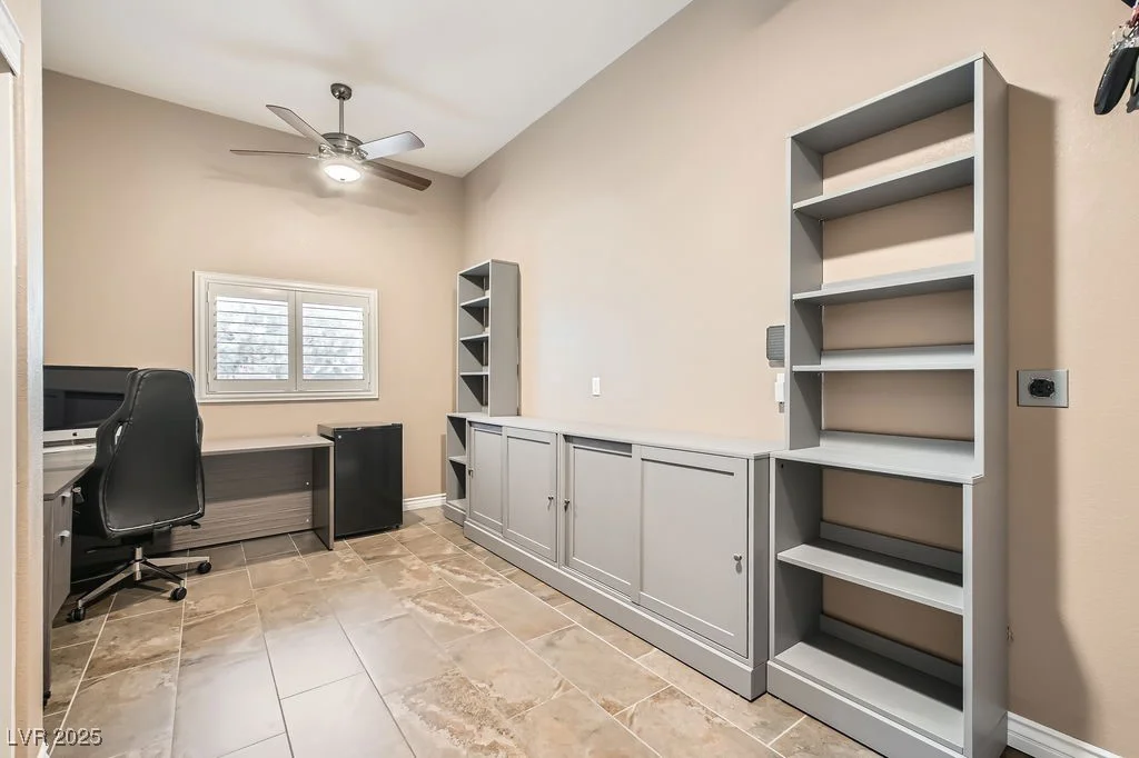 647 Foxhall Rd, Henderson, NV 89002