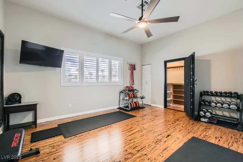 647 Foxhall Rd, Henderson, NV 89002