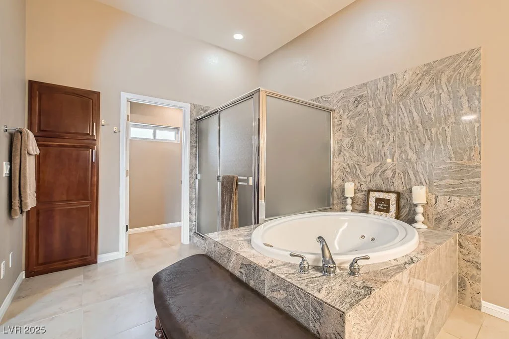 647 Foxhall Rd, Henderson, NV 89002
