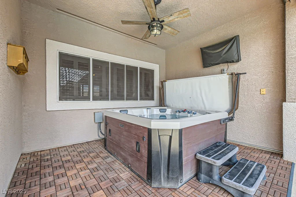 647 Foxhall Rd, Henderson, NV 89002