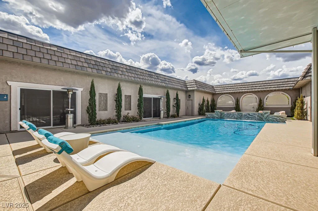 647 Foxhall Rd, Henderson, NV 89002