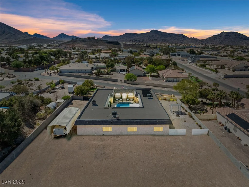647 Foxhall Rd, Henderson, NV 89002