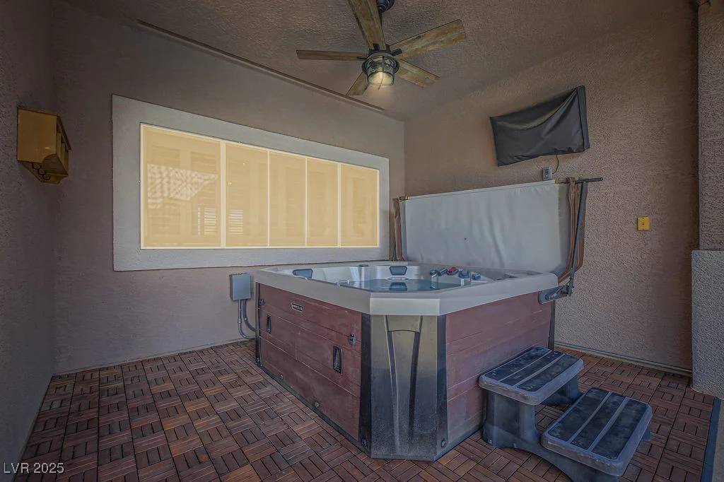 647 Foxhall Rd, Henderson, NV 89002