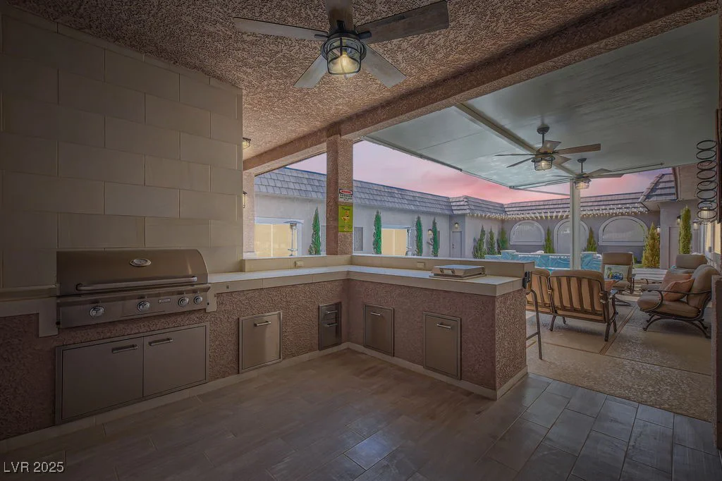 647 Foxhall Rd, Henderson, NV 89002