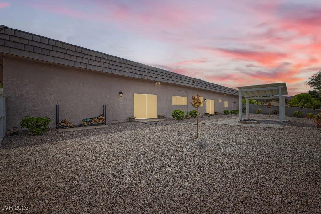 647 Foxhall Rd, Henderson, NV 89002