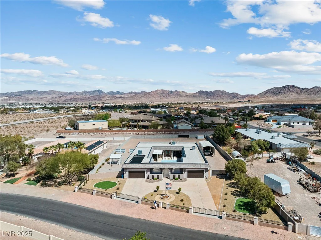 647 Foxhall Rd, Henderson, NV 89002