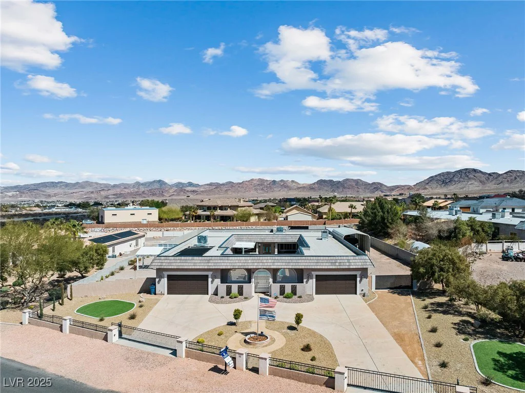 647 Foxhall Rd, Henderson, NV 89002