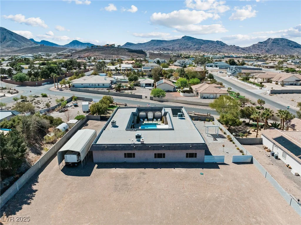 647 Foxhall Rd, Henderson, NV 89002