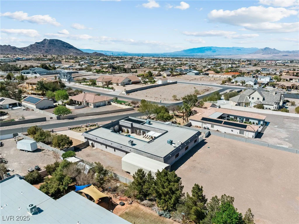 647 Foxhall Rd, Henderson, NV 89002