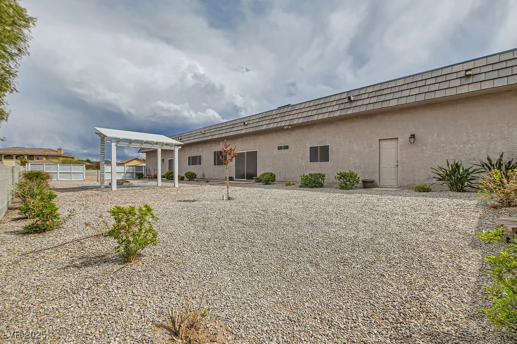 647 Foxhall Rd, Henderson, NV 89002