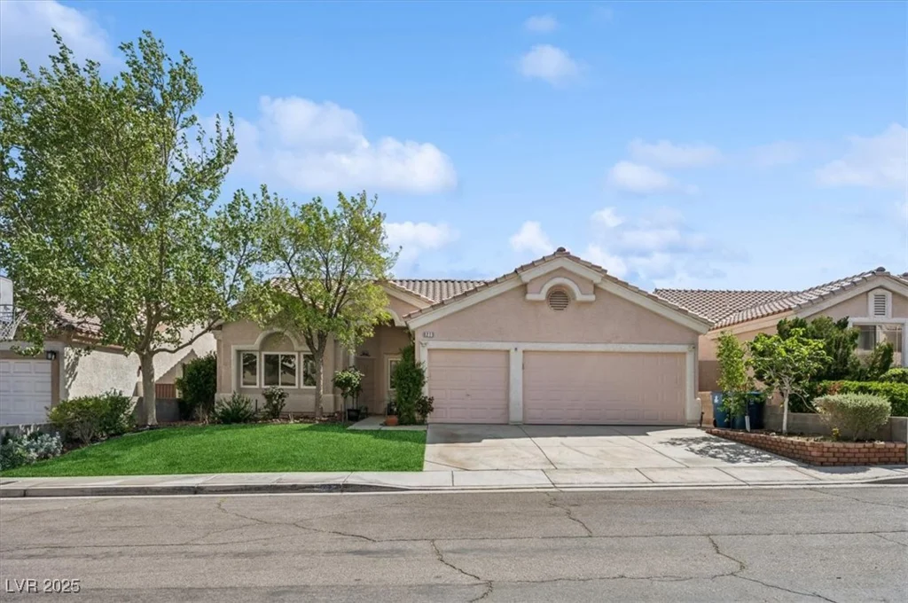 9211 Golden Feather, Las Vegas, NV 89147