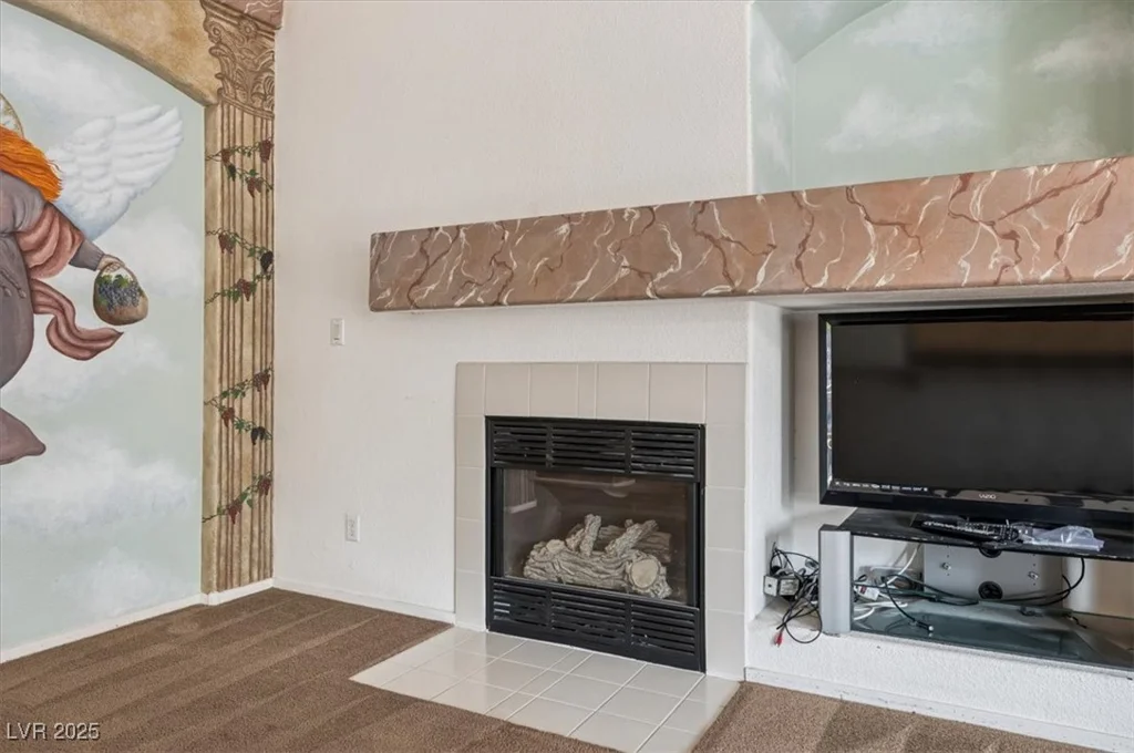 9211 Golden Feather, Las Vegas, NV 89147
