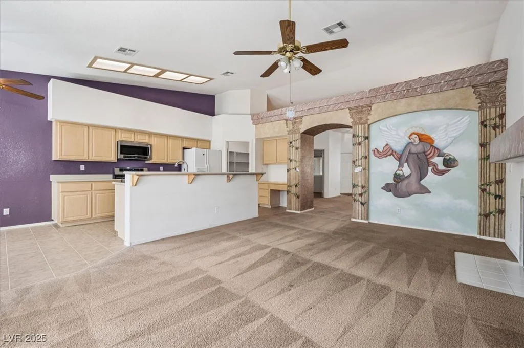 9211 Golden Feather, Las Vegas, NV 89147