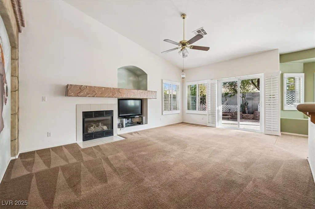 9211 Golden Feather, Las Vegas, NV 89147