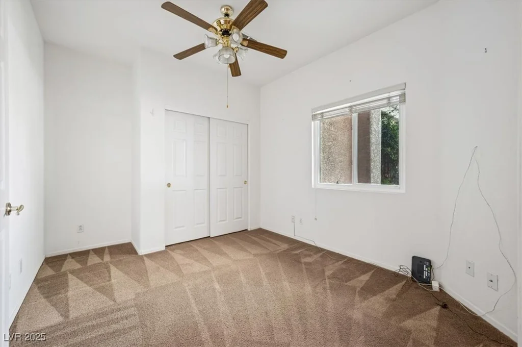 9211 Golden Feather, Las Vegas, NV 89147