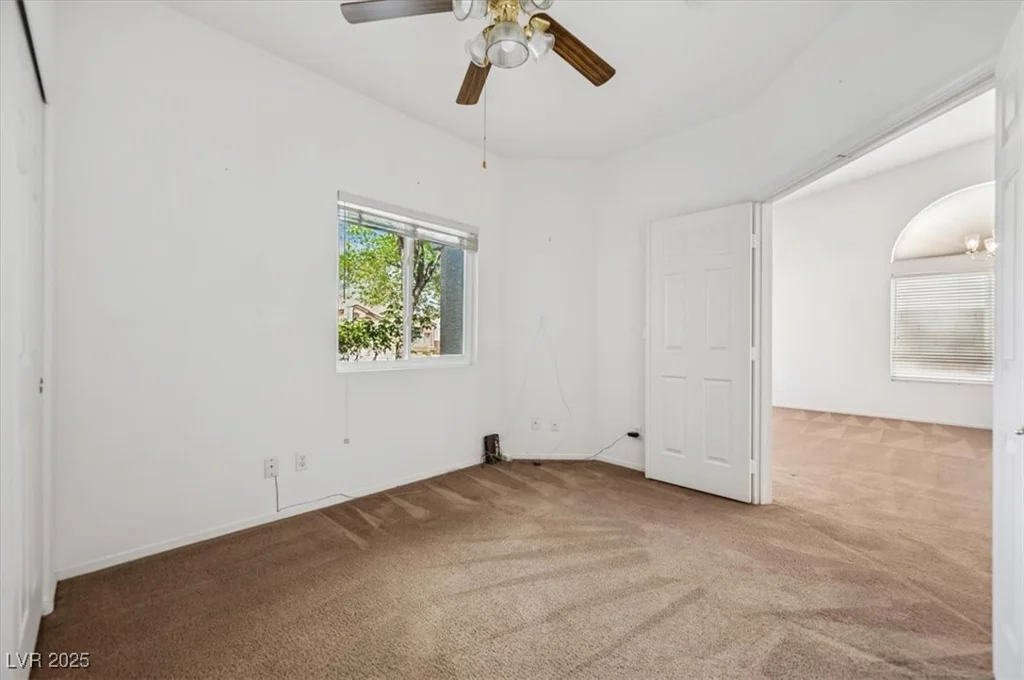 9211 Golden Feather, Las Vegas, NV 89147