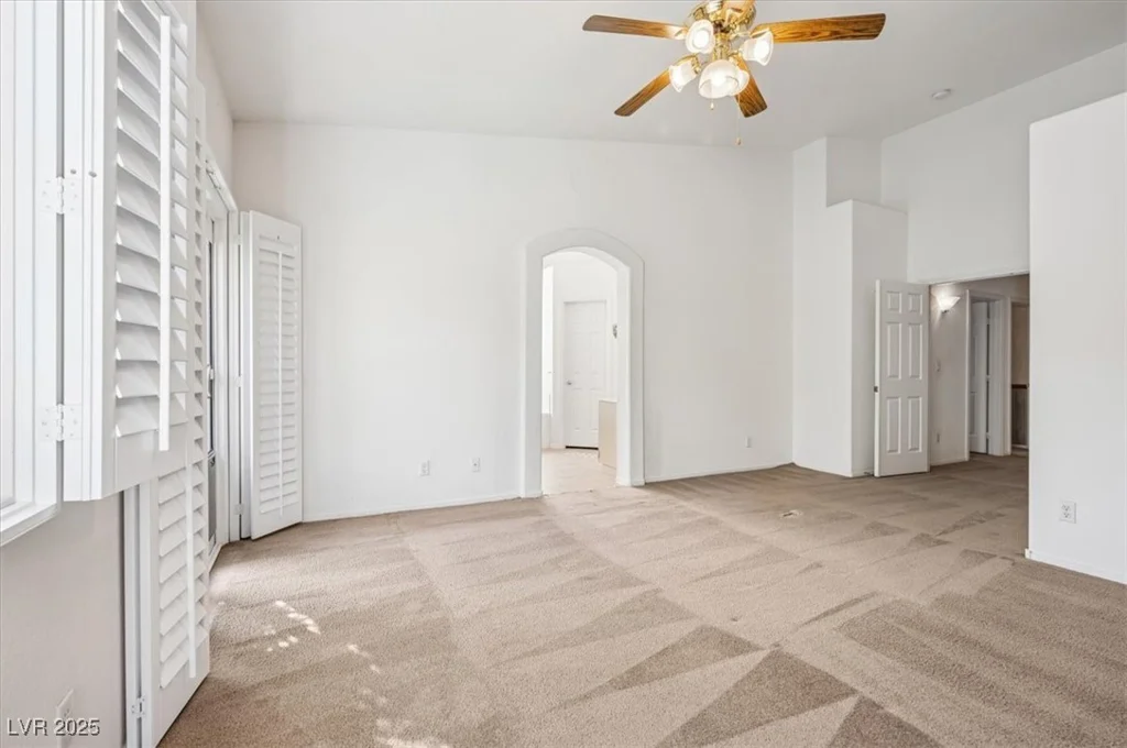 9211 Golden Feather, Las Vegas, NV 89147