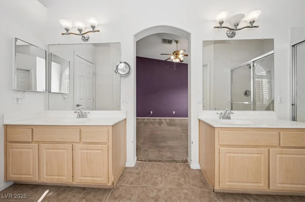9211 Golden Feather, Las Vegas, NV 89147