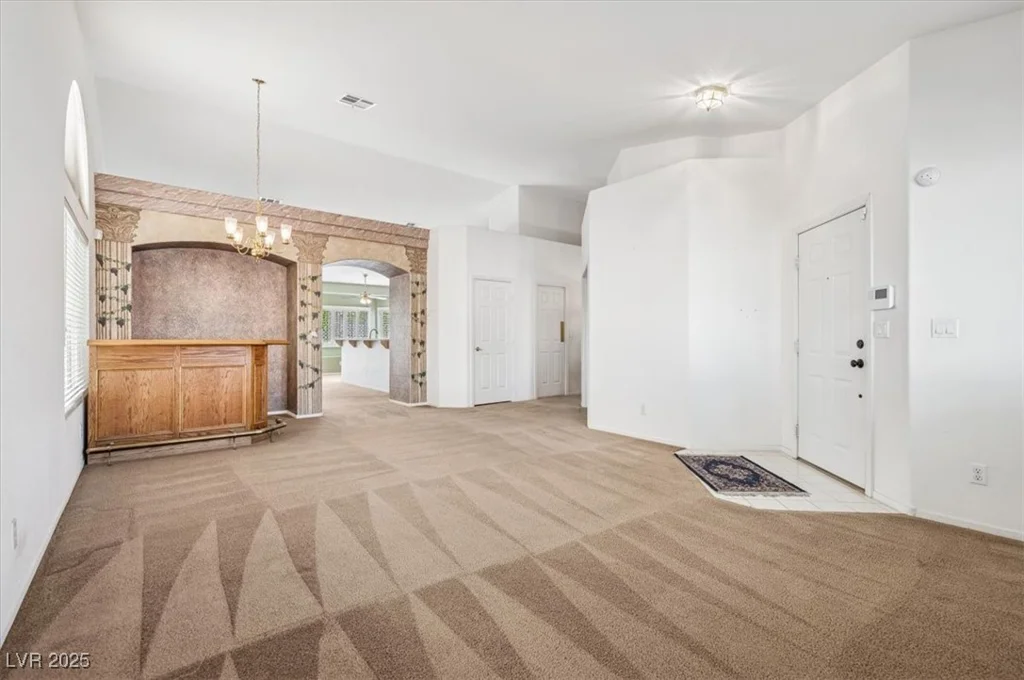 9211 Golden Feather, Las Vegas, NV 89147