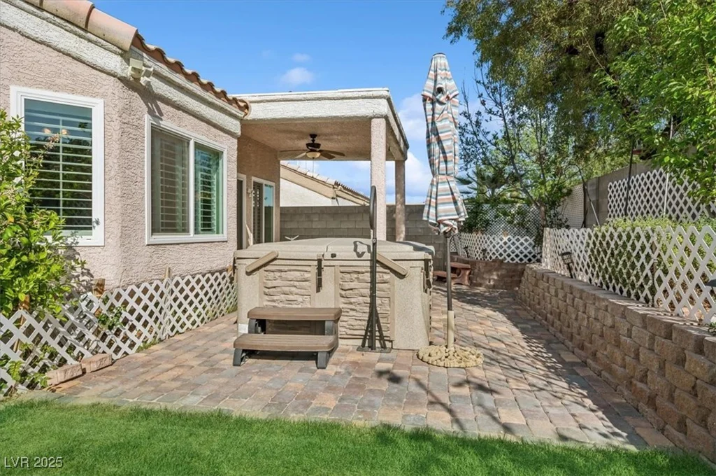 9211 Golden Feather, Las Vegas, NV 89147