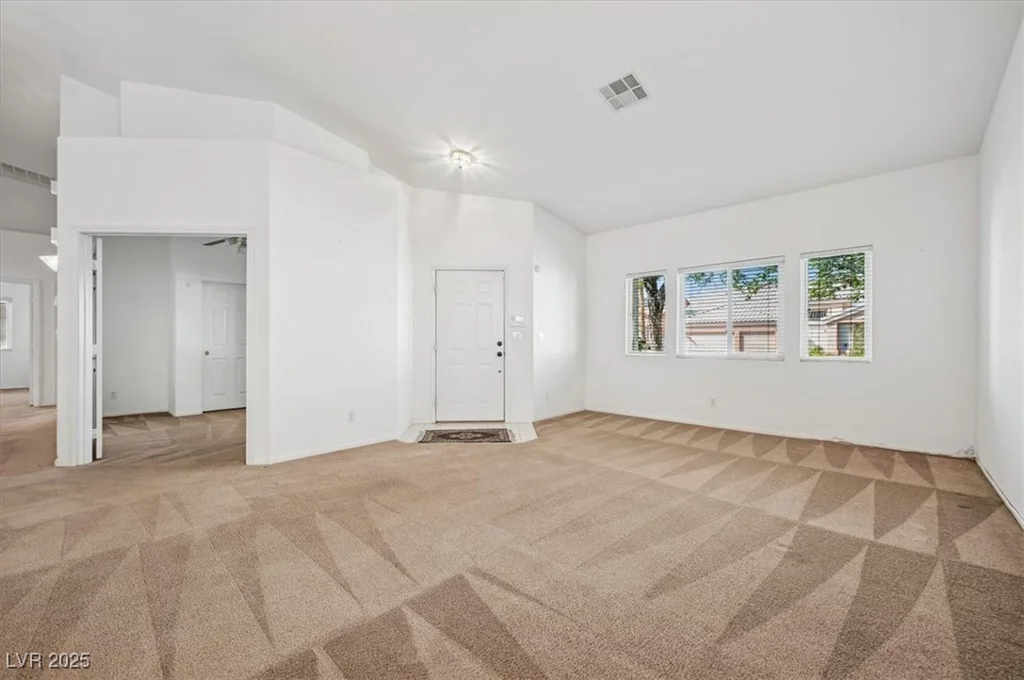 9211 Golden Feather, Las Vegas, NV 89147