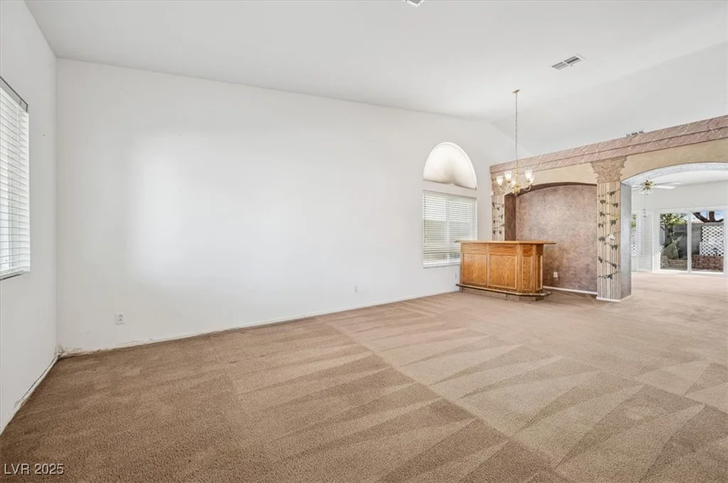 9211 Golden Feather, Las Vegas, NV 89147