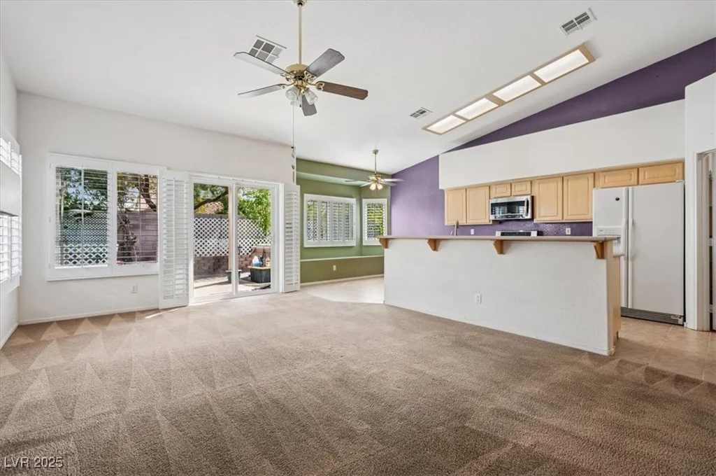 9211 Golden Feather, Las Vegas, NV 89147