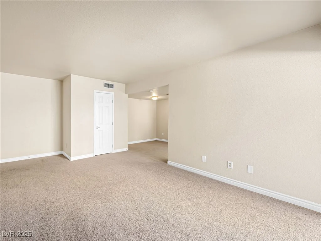 5339 Indian River, Las Vegas, NV 89103