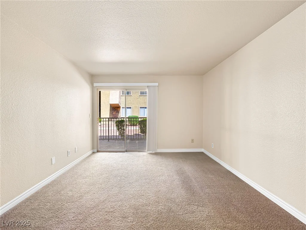 5339 Indian River, Las Vegas, NV 89103