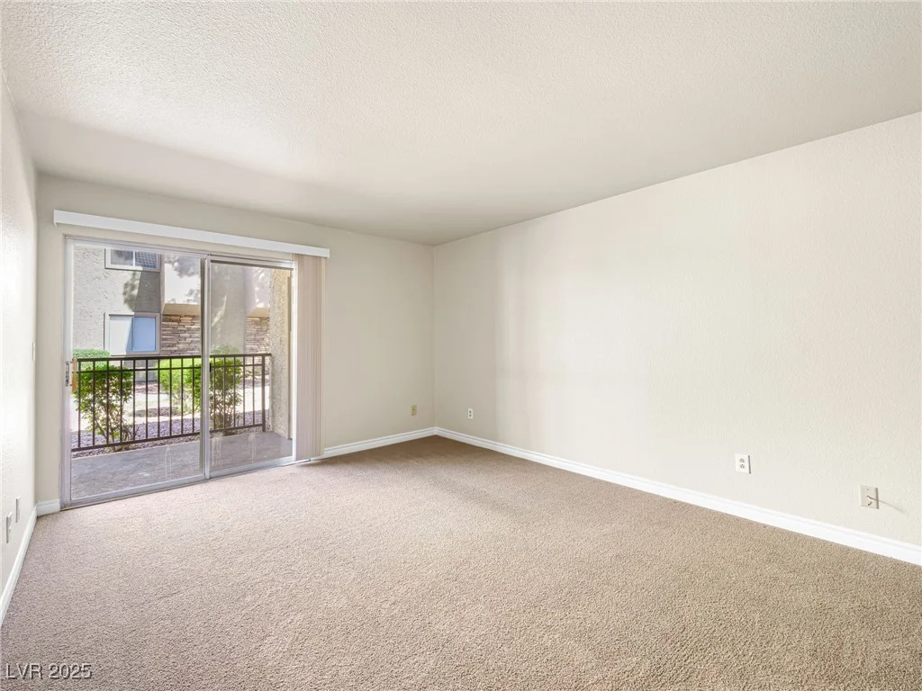 5339 Indian River, Las Vegas, NV 89103