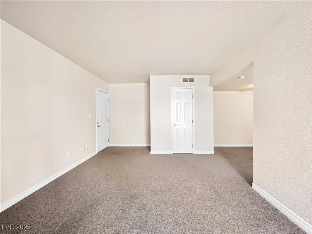 5339 Indian River, Las Vegas, NV 89103