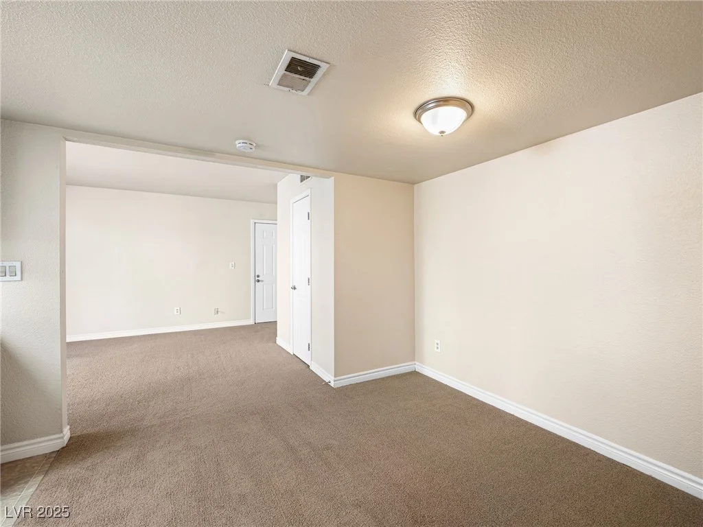 5339 Indian River, Las Vegas, NV 89103