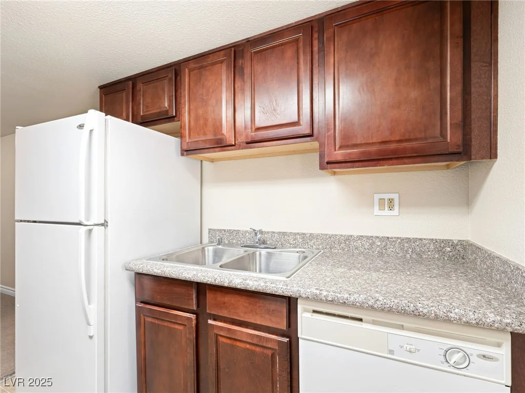 5339 Indian River, Las Vegas, NV 89103