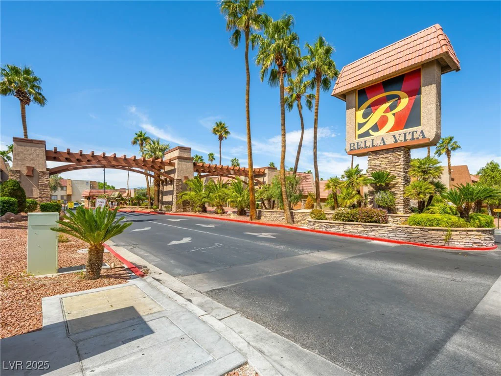 5339 Indian River, Las Vegas, NV 89103