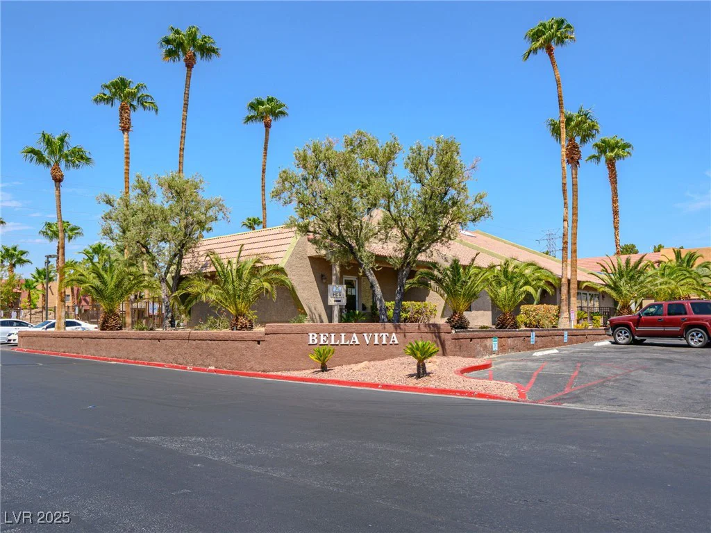 5339 Indian River, Las Vegas, NV 89103