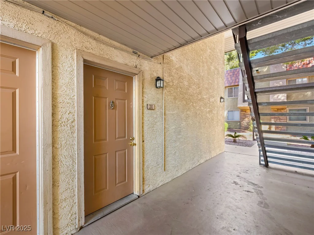 5339 Indian River, Las Vegas, NV 89103