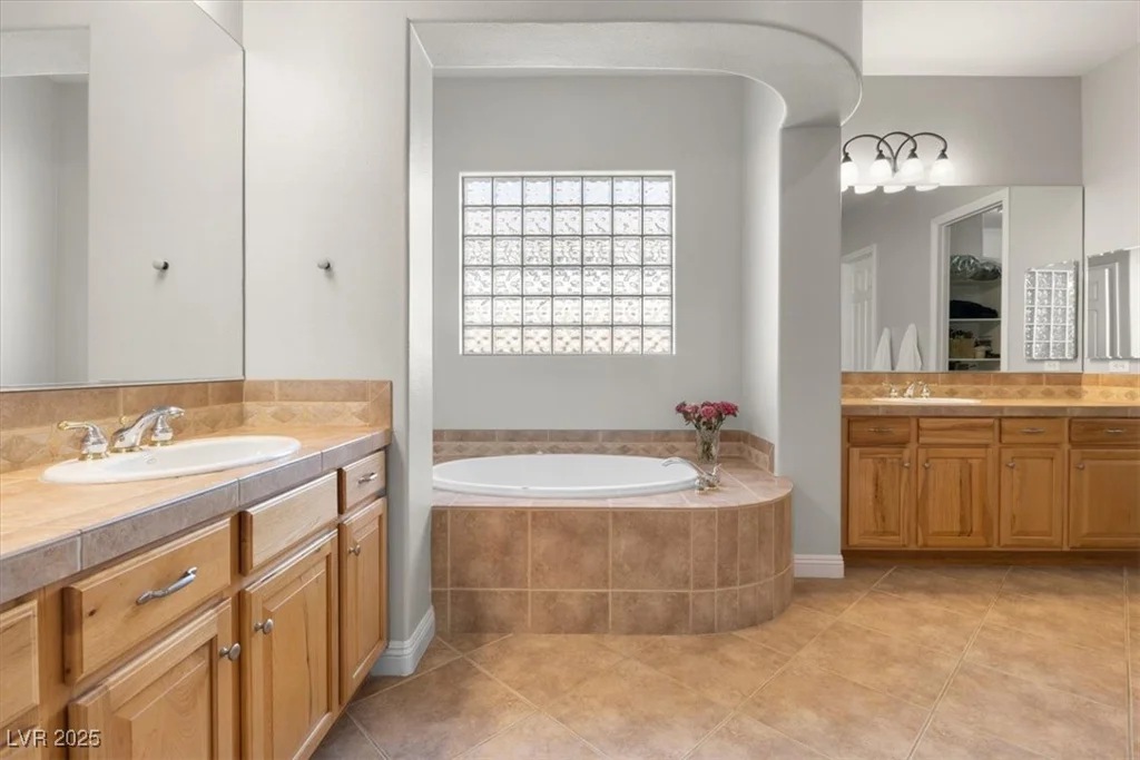6895 Kelp Ledge, Las Vegas, NV 89131