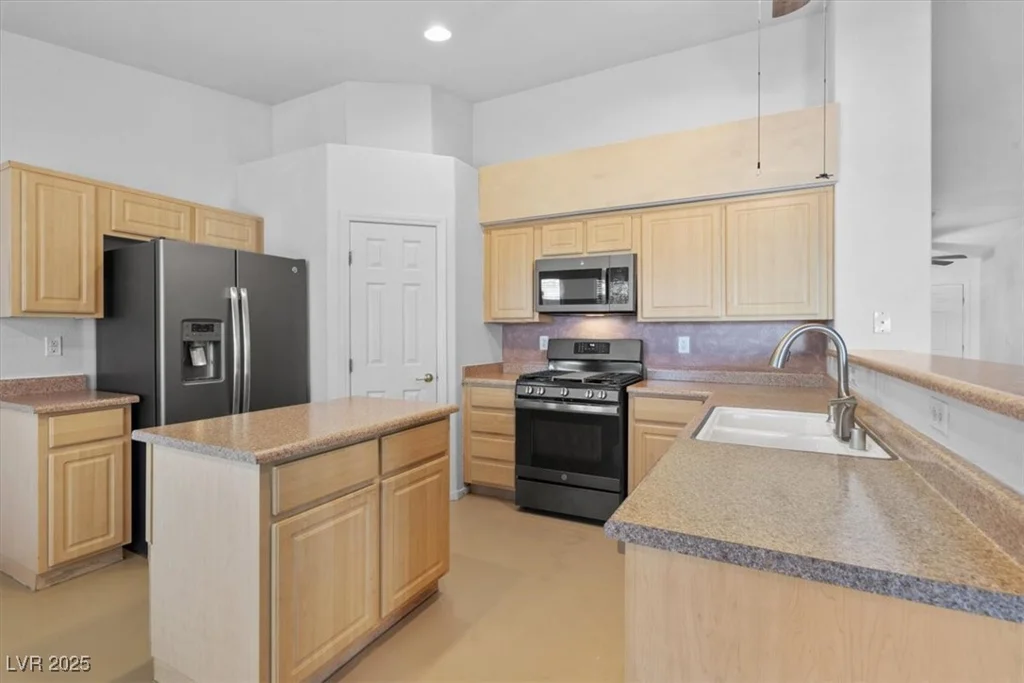 7033 Red Tide, Las Vegas, NV 89131