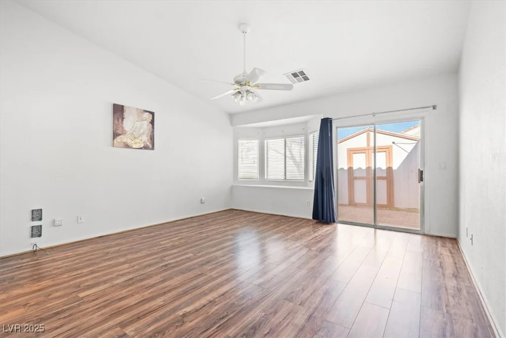 7033 Red Tide, Las Vegas, NV 89131