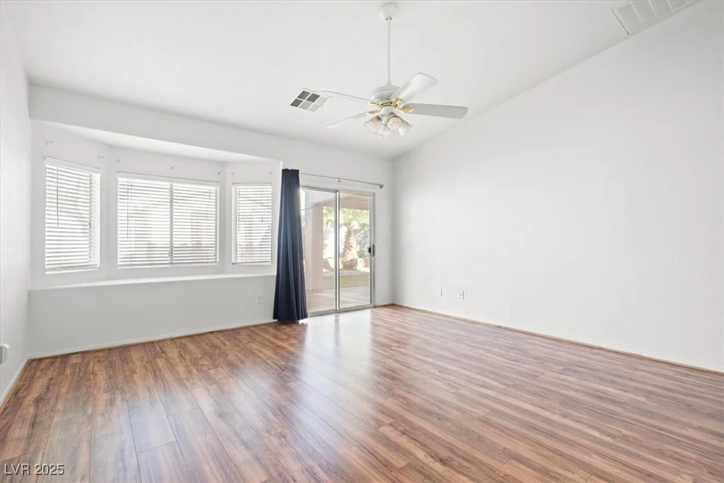 7033 Red Tide, Las Vegas, NV 89131