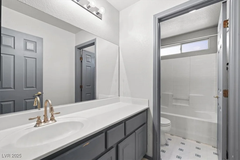7033 Red Tide, Las Vegas, NV 89131