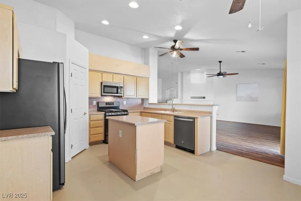 7033 Red Tide, Las Vegas, NV 89131