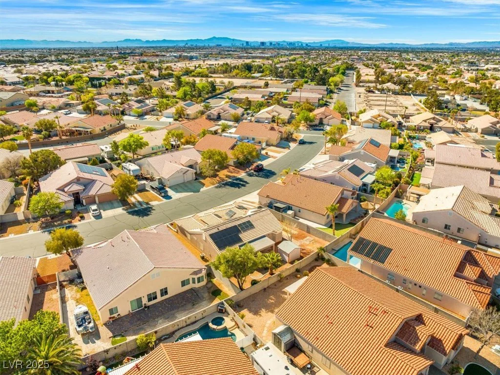 7033 Red Tide, Las Vegas, NV 89131