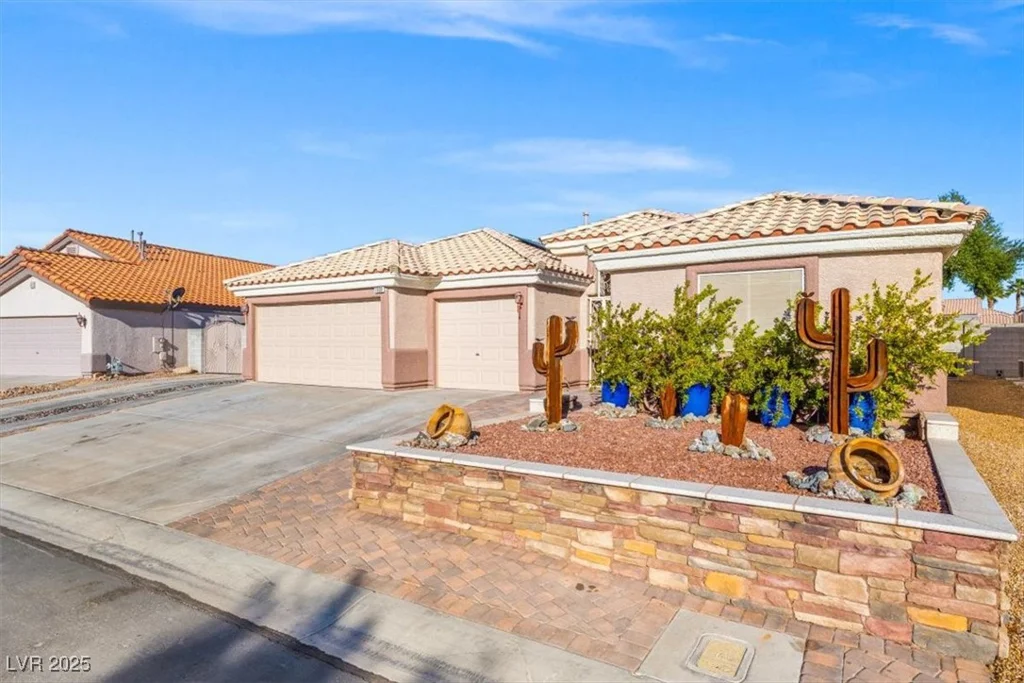 7033 Red Tide, Las Vegas, NV 89131