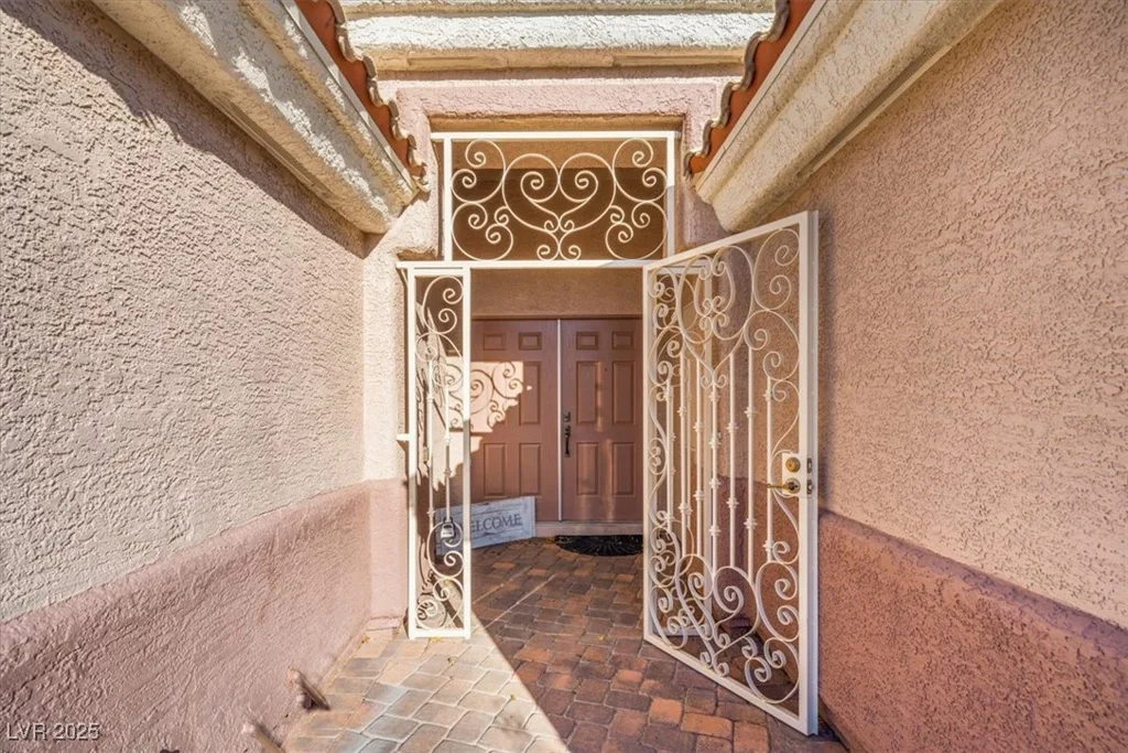 7033 Red Tide, Las Vegas, NV 89131
