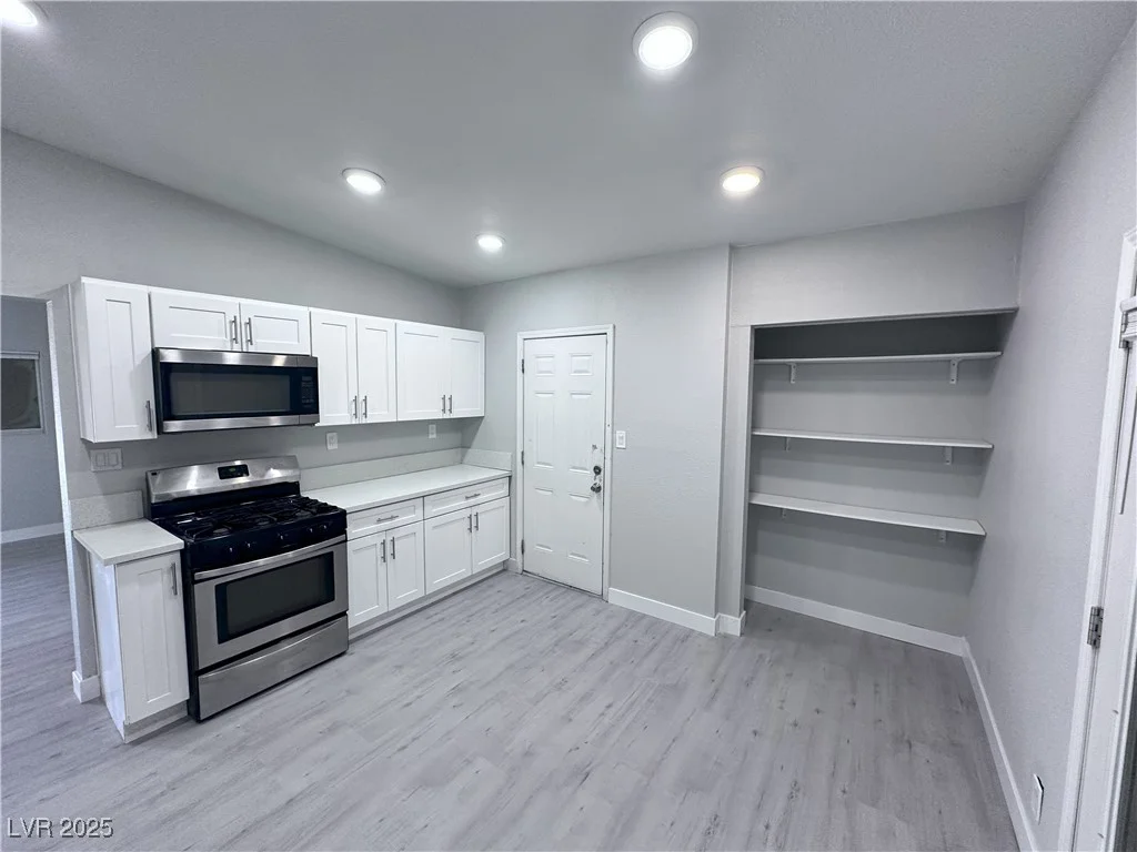 2990 La CANADA, Las Vegas, NV 89169