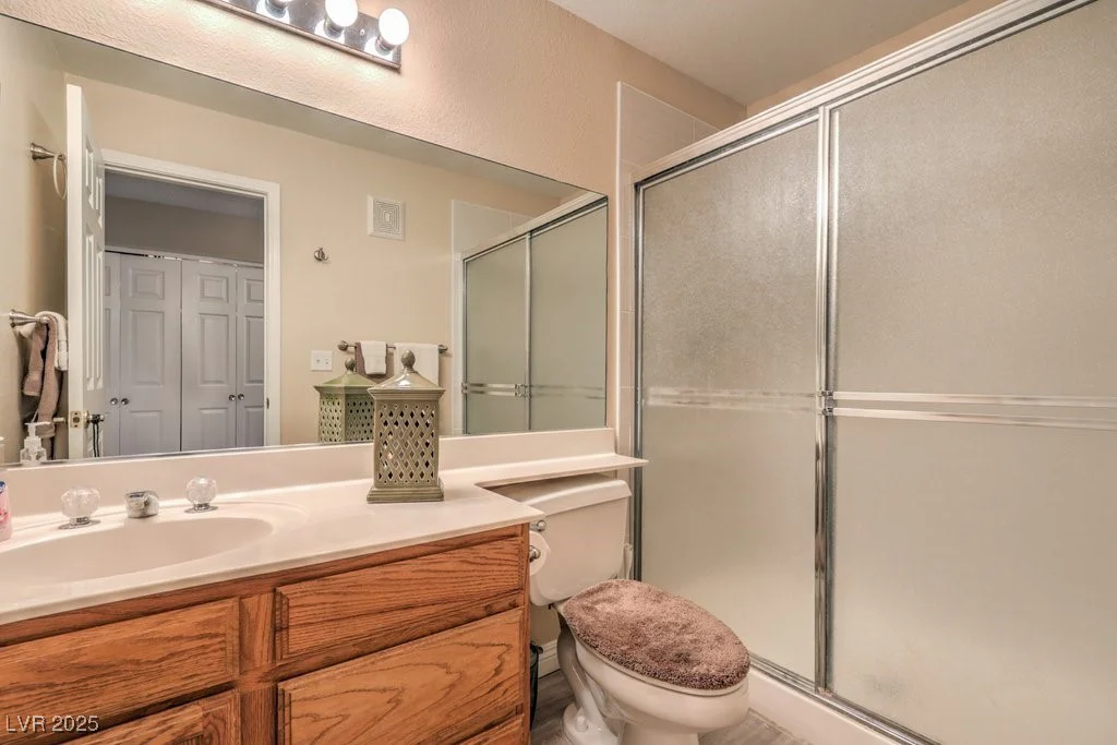 1375 Hacienda, Las Vegas, NV 89119