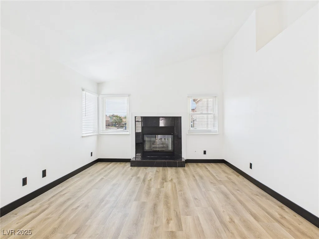 566 Searchlight, Las Vegas, NV 89110