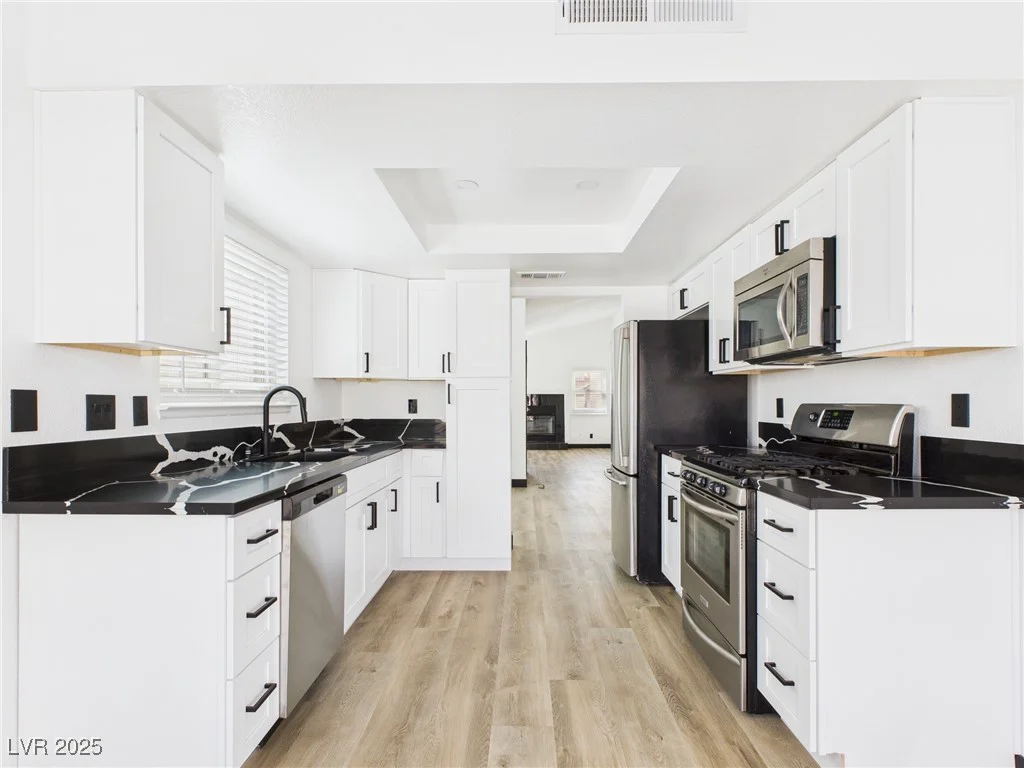 566 Searchlight, Las Vegas, NV 89110