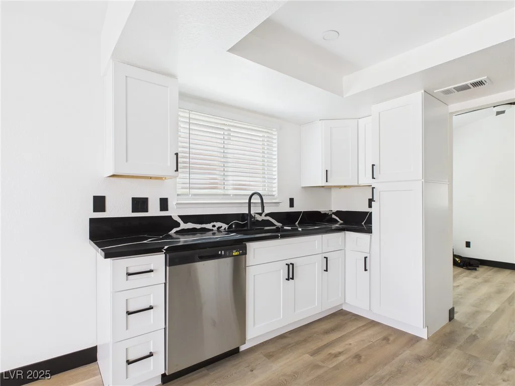 566 Searchlight, Las Vegas, NV 89110